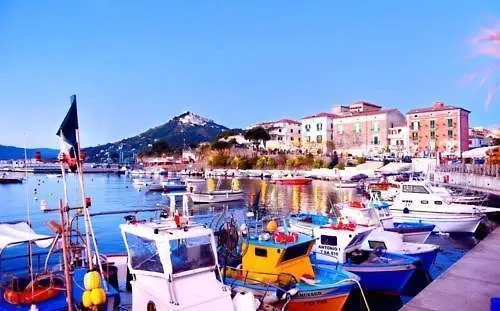 Rosa Blu Aparthotel 3*