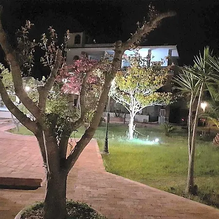 מלון דירות Rosa Blu קסטלבאטה